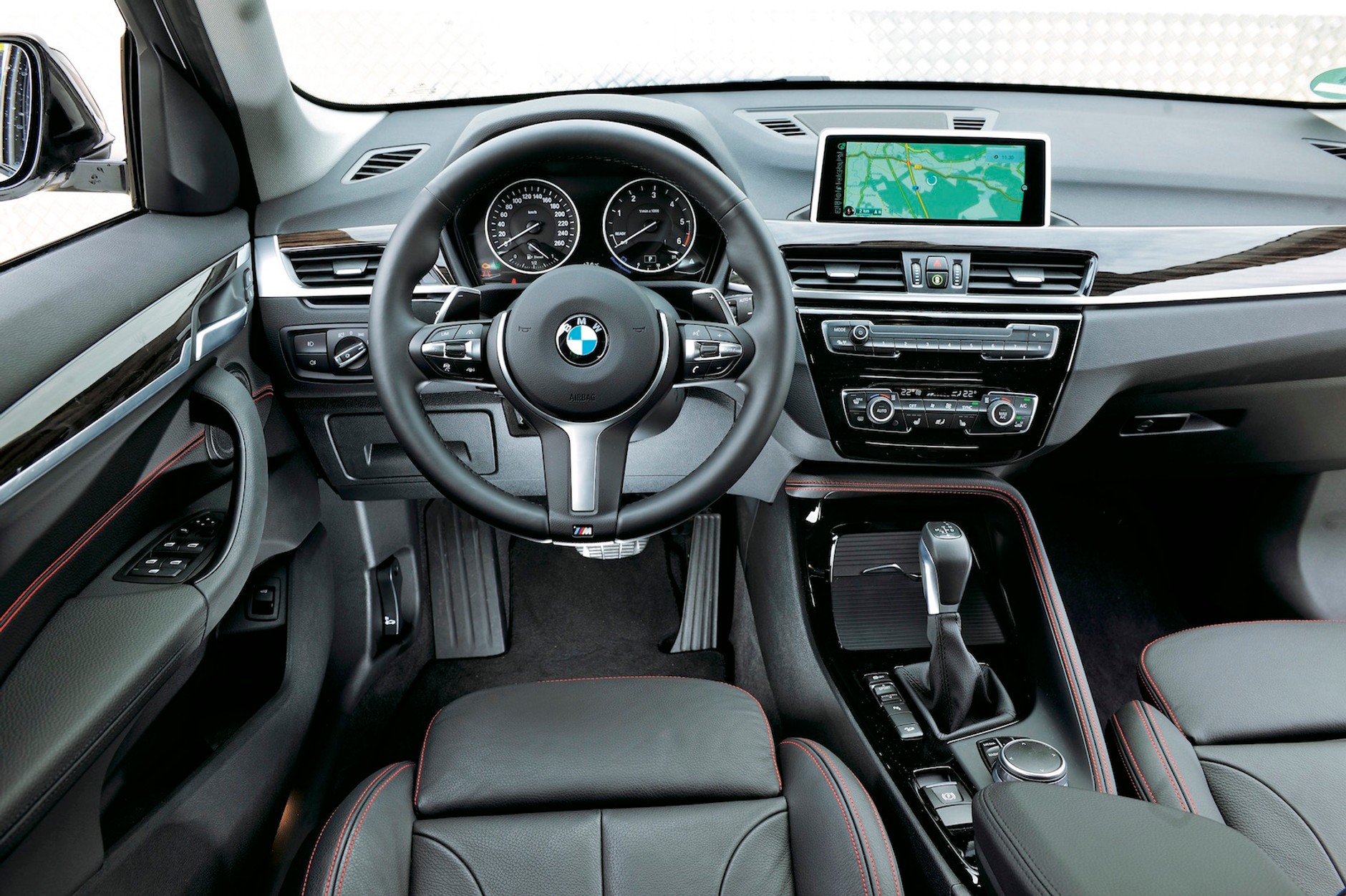 BMW X1 sDrive18d aut. kontra BMW X1 xDrive18d aut.