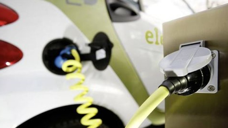 Auta elektryczne to 420 tys. nowych miejsc pracy