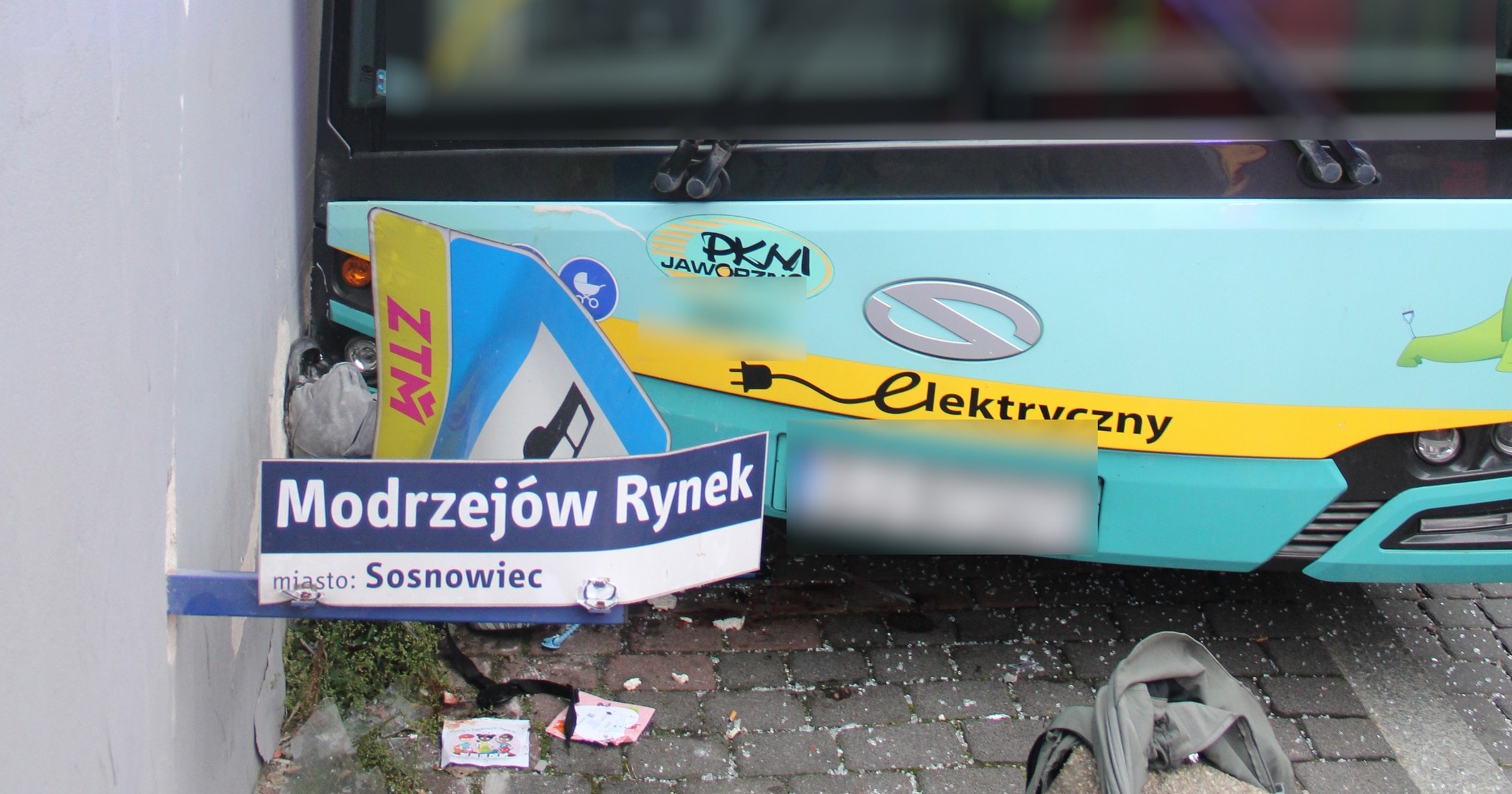 Matka czekała z dziećmi na przystanku w Sosnowcu. Wjechał w nich autobus
