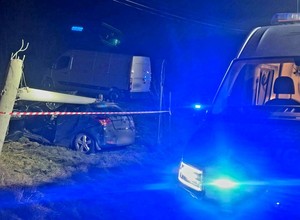 Tragedia w Dobrej. Złamany słup przygniótł kierowcę
