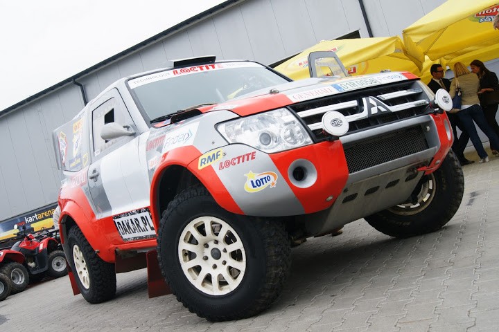 Adam Małysz pojedzie nowym autem na rajd Dakar 2012