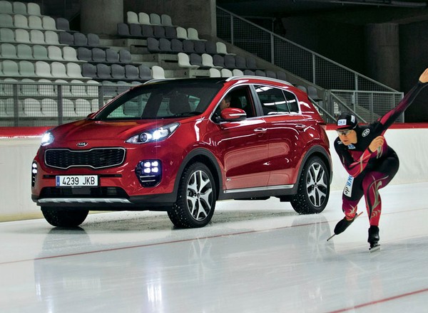 Nowa Kia Sportage - jazda szybka na lodzie