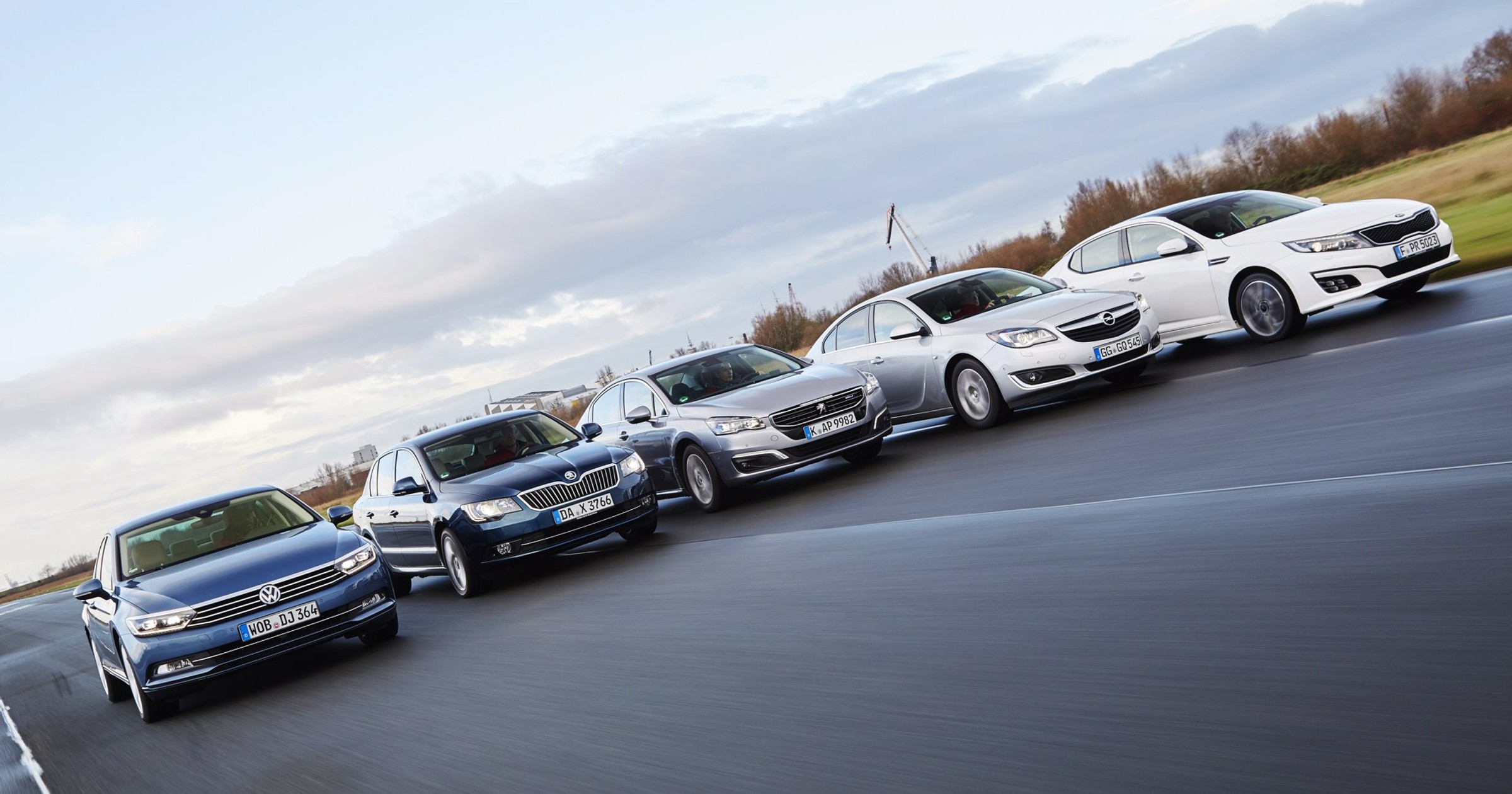 Nowy Volkswagen Passat kontra Kia Optima, Opel Insignia, Peugeot 508, Skoda Superb