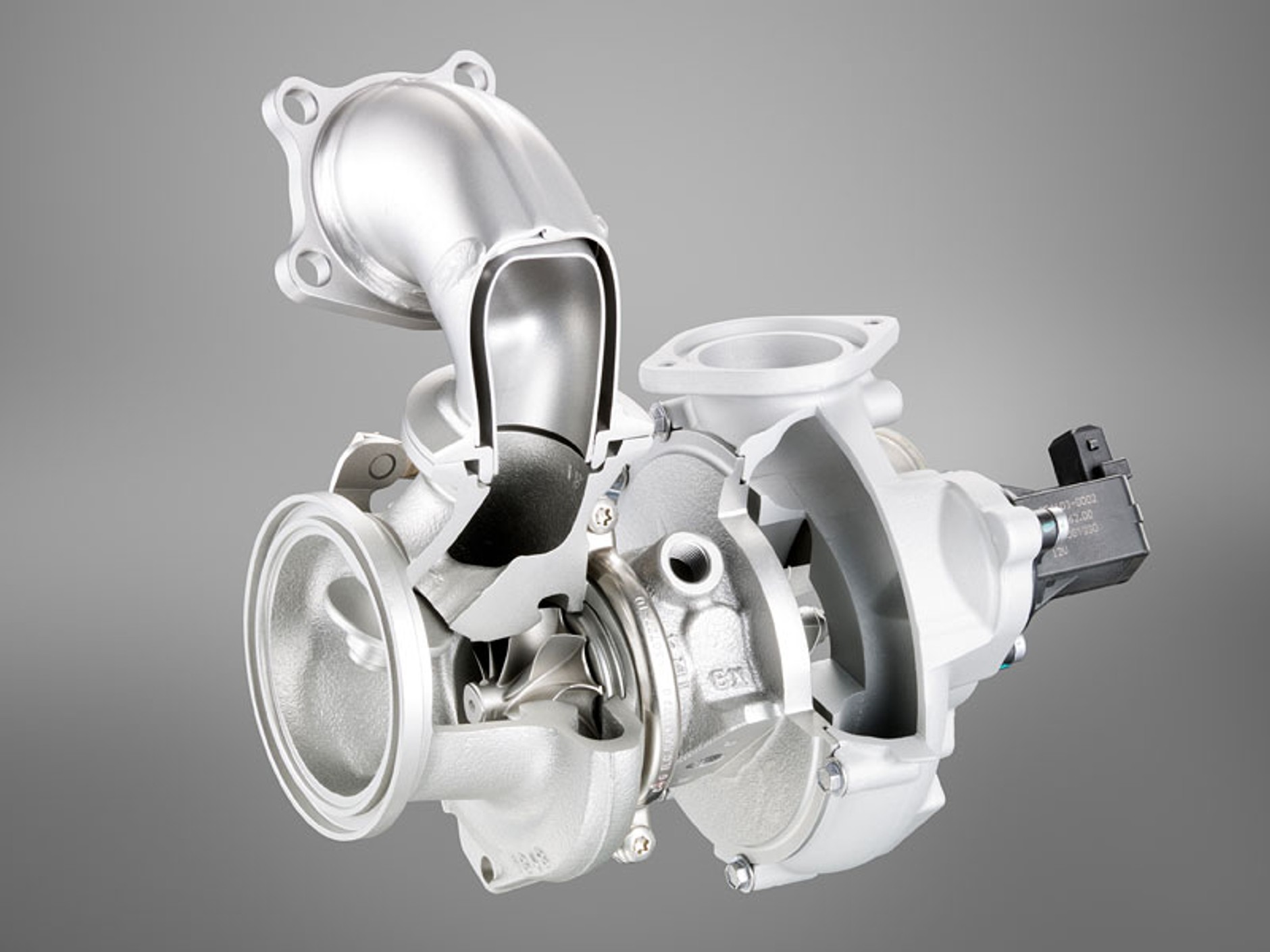 BMW 760i – nowy silnik 6,0 V12 i 8-biegowy automat