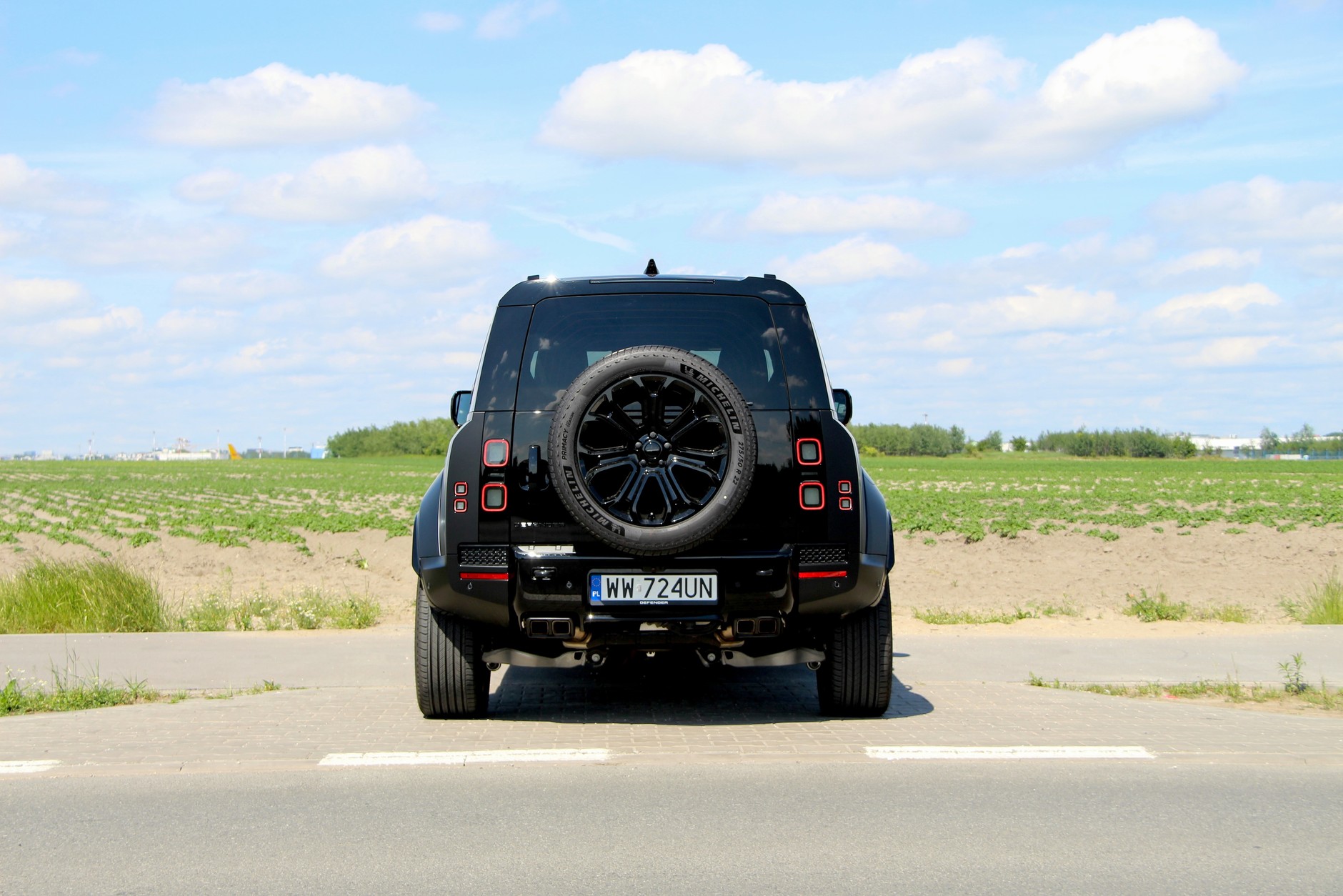 Land Rover Defender OCTA