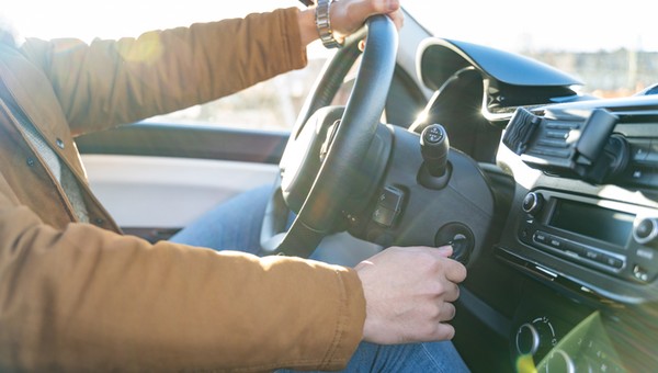 Uruchamianie samochodu