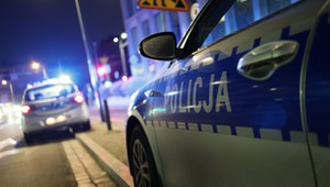 Wiózł do babci siedmioro dzieci. Jedno na stojąco w bagażniku