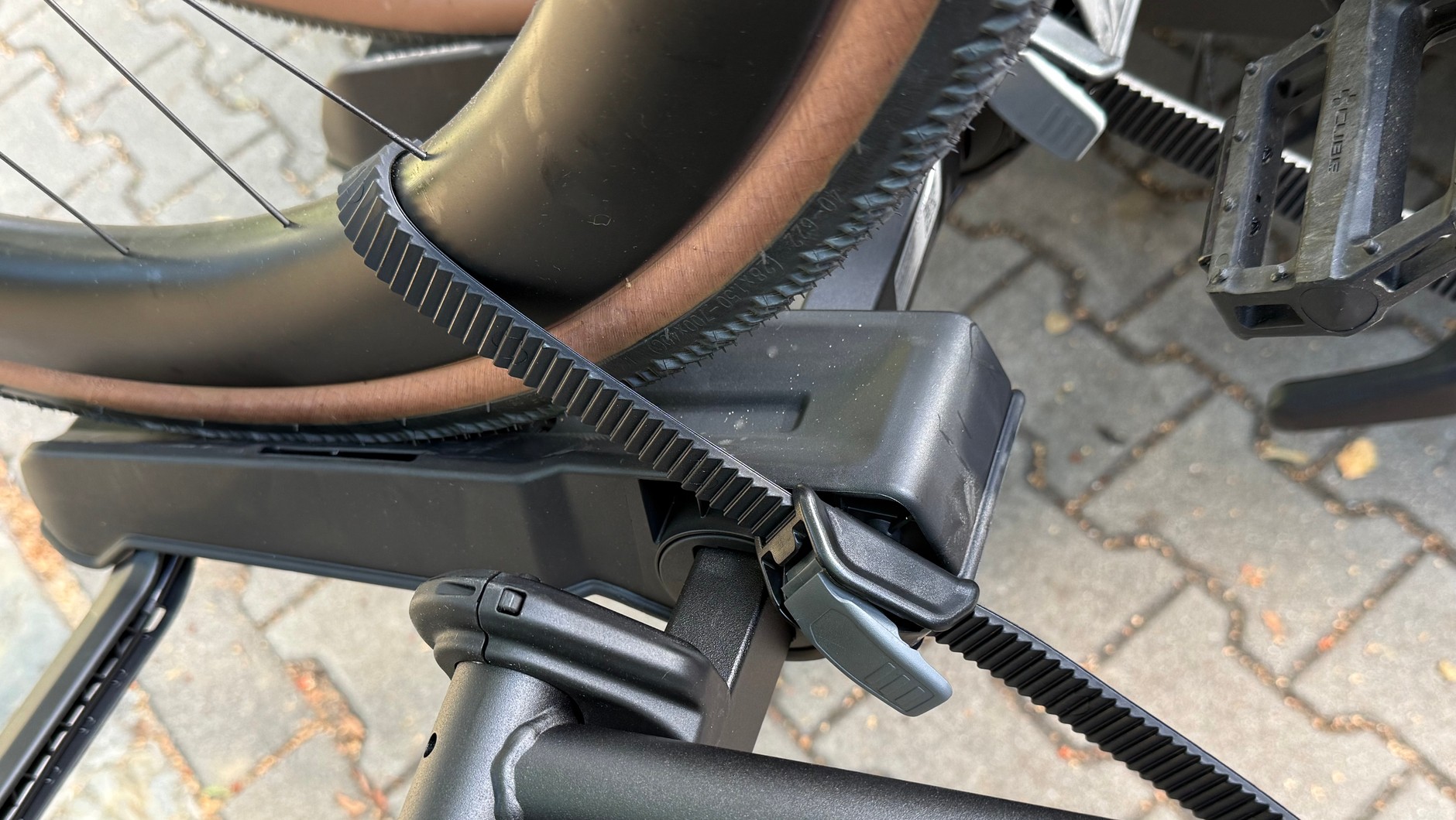 Thule OutPace – paski mocujące koła