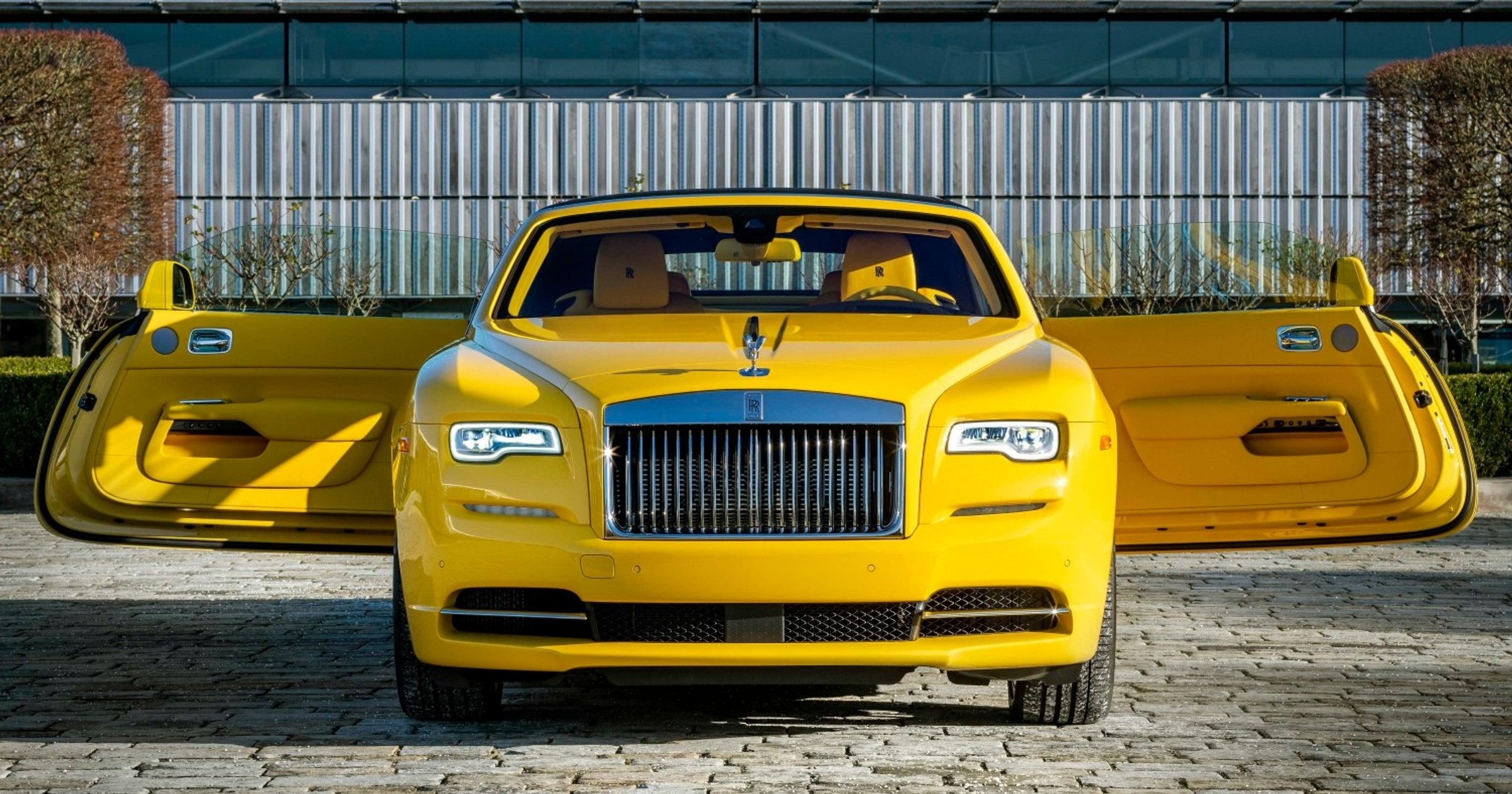 Rolls-Royce Dawn Fux Bright Yellow