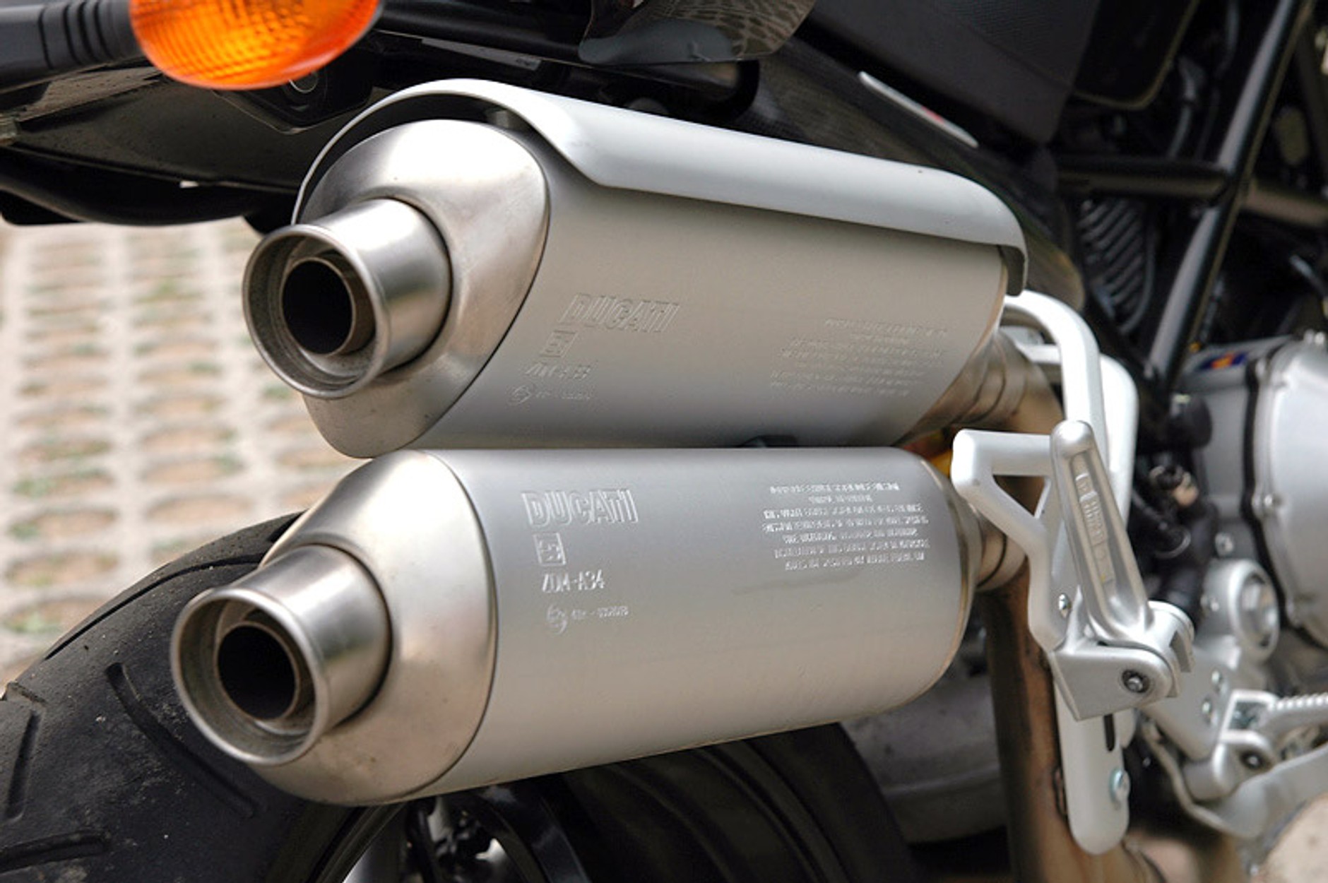 Ducati Monster S2R 1000: stary znajomy (test)