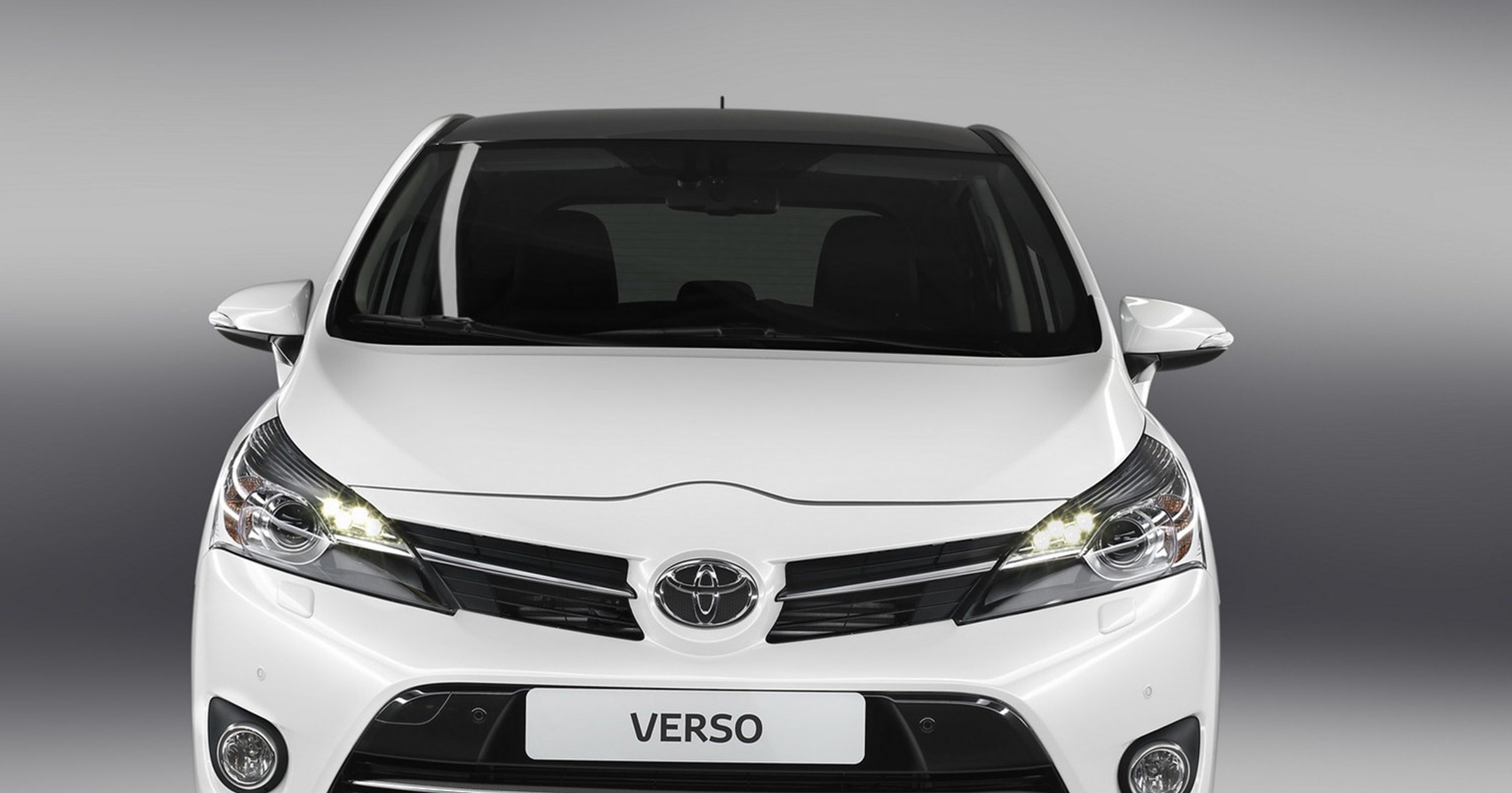 Odmłodzona Toyota Verso w Paryżu