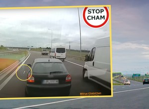 Kłótnia na lewym pasie S7. Audi stanęło, a to był dopiero początek [WIDEO]