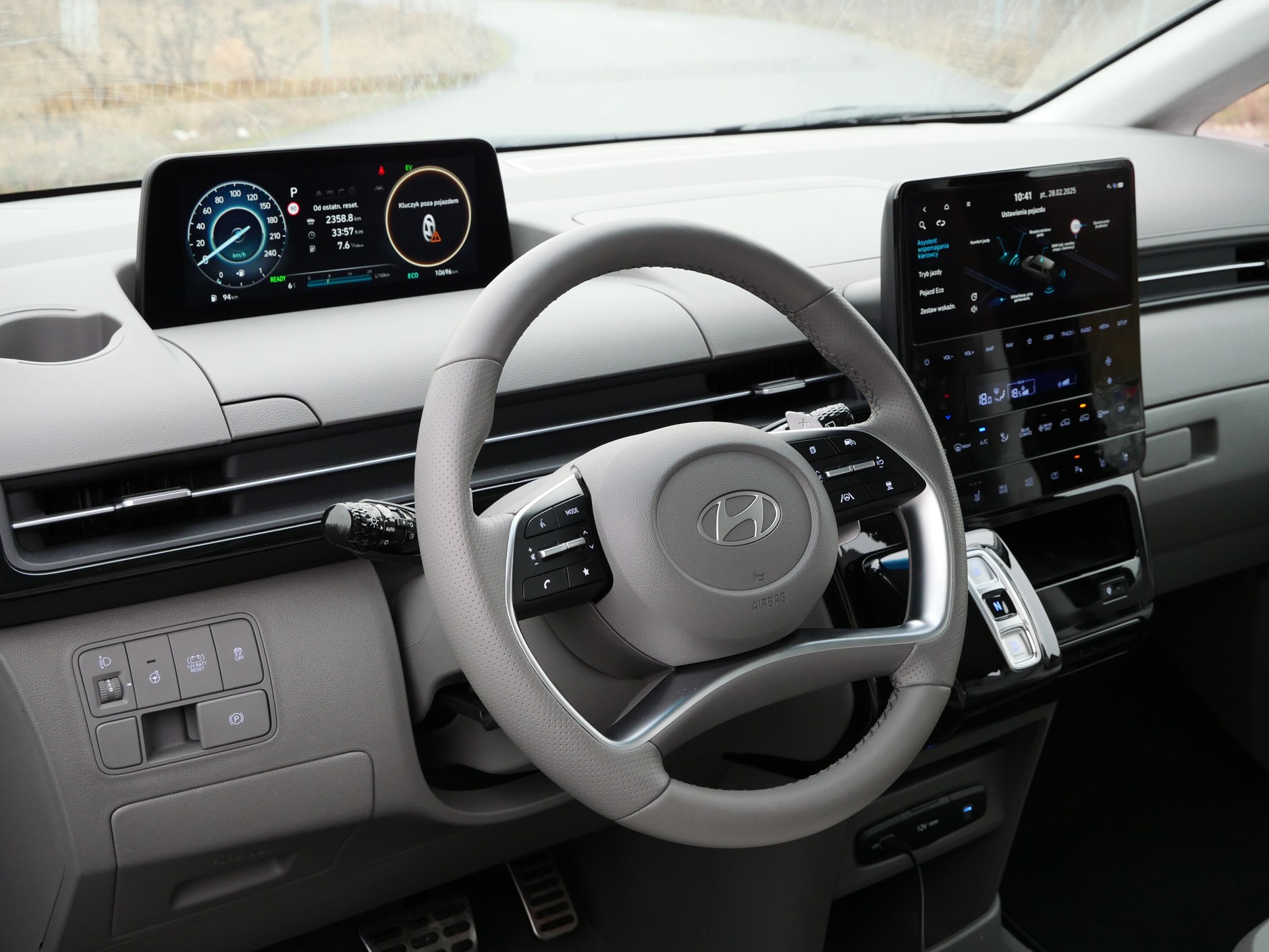 Hyundai Staria 1.6 T-GDi HEV (225 KM) Luxury