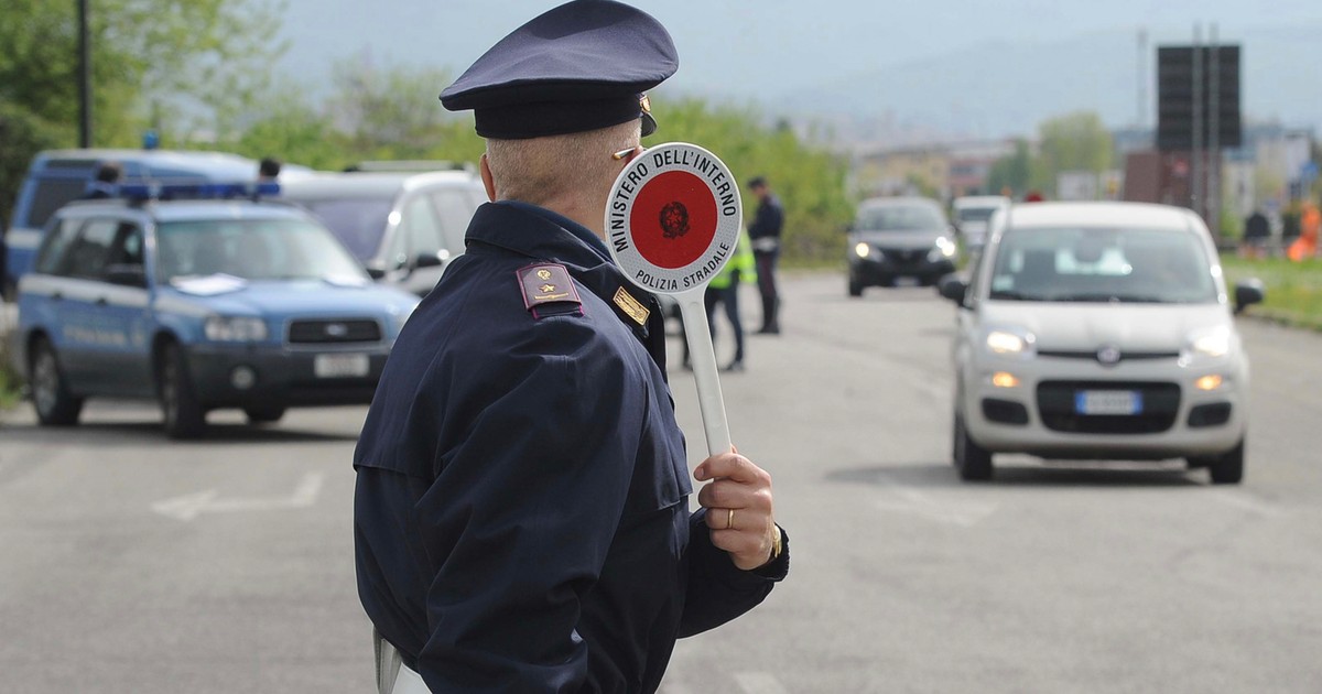 Włoska policja od maja będzie sprawdzać opony! Drakońskie kary za niewłaściwe ogumienie