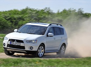 Mitsubishi Outlander - Duży, ładny... terenowy?