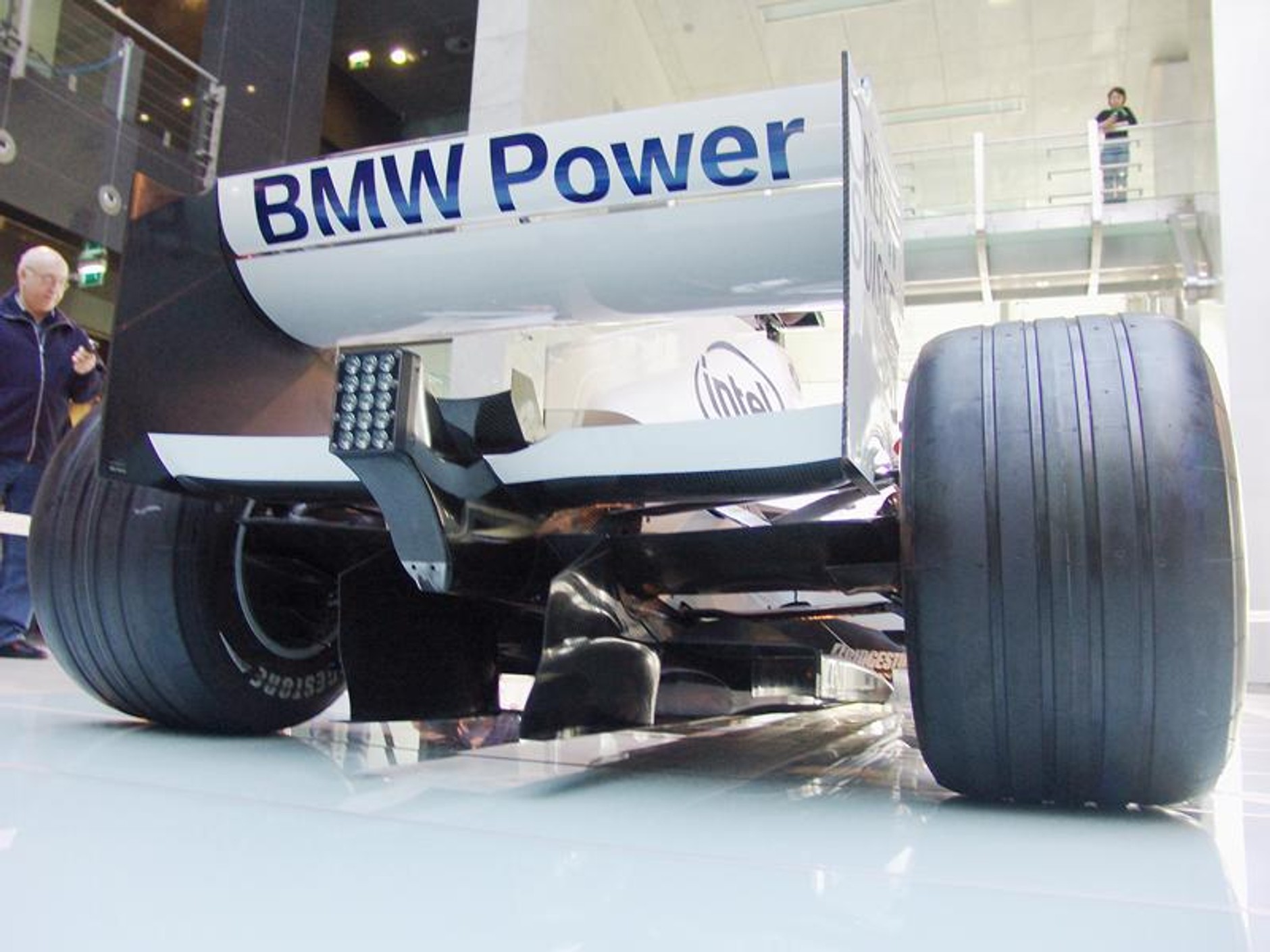 Formuła 1: Czym pojedzie Kubica - bolid w Warszawie!