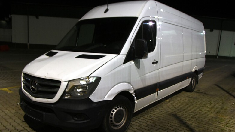 Odzyskany Mercedes Sprinter na granicy