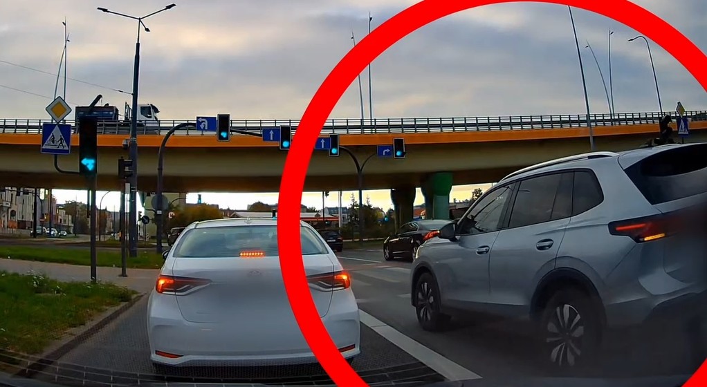 Za skręt z pasa do jazdy prosto grozi surowa kara