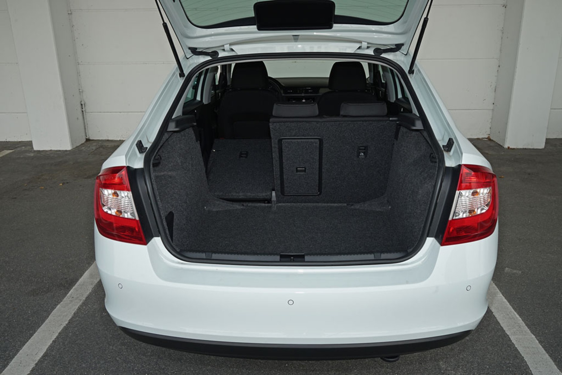 Fiat Tipo kontra Skoda Rapid - co oferują topowe wersje?