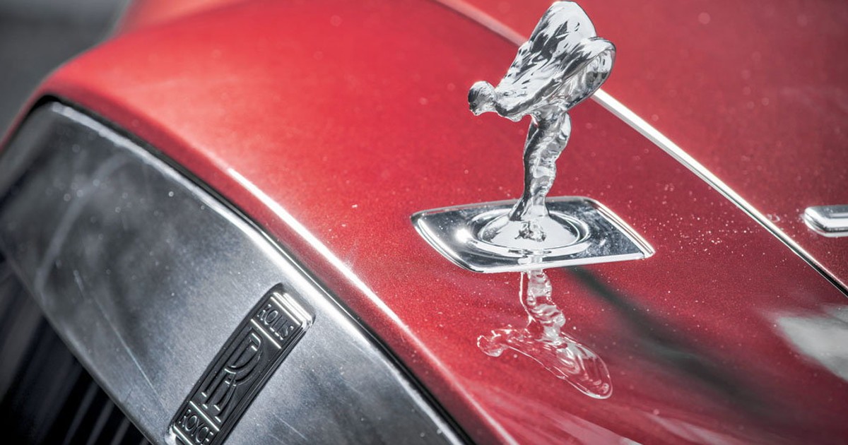 Król Suazi kupił 19 Rolls-Royce'ów swoim... 15 żonom i matce