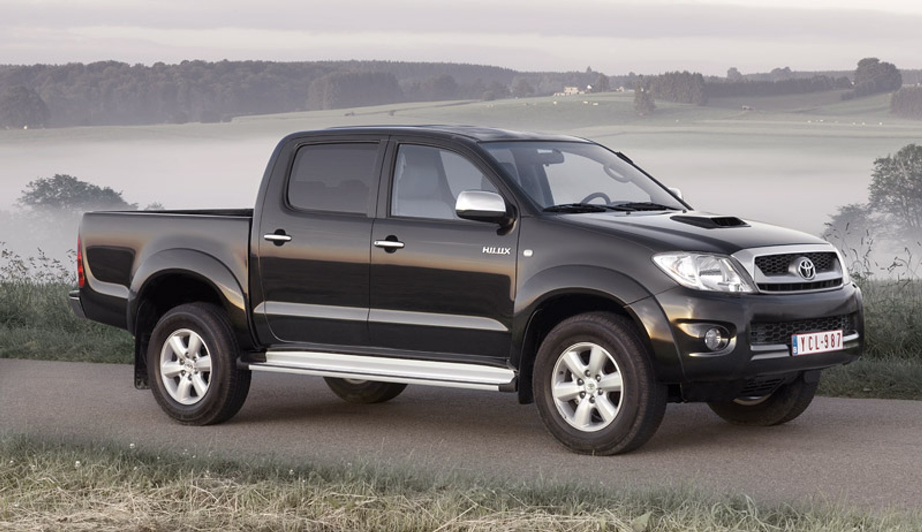 Toyota Hilux: restyling pickupa na nowy rok modelowy