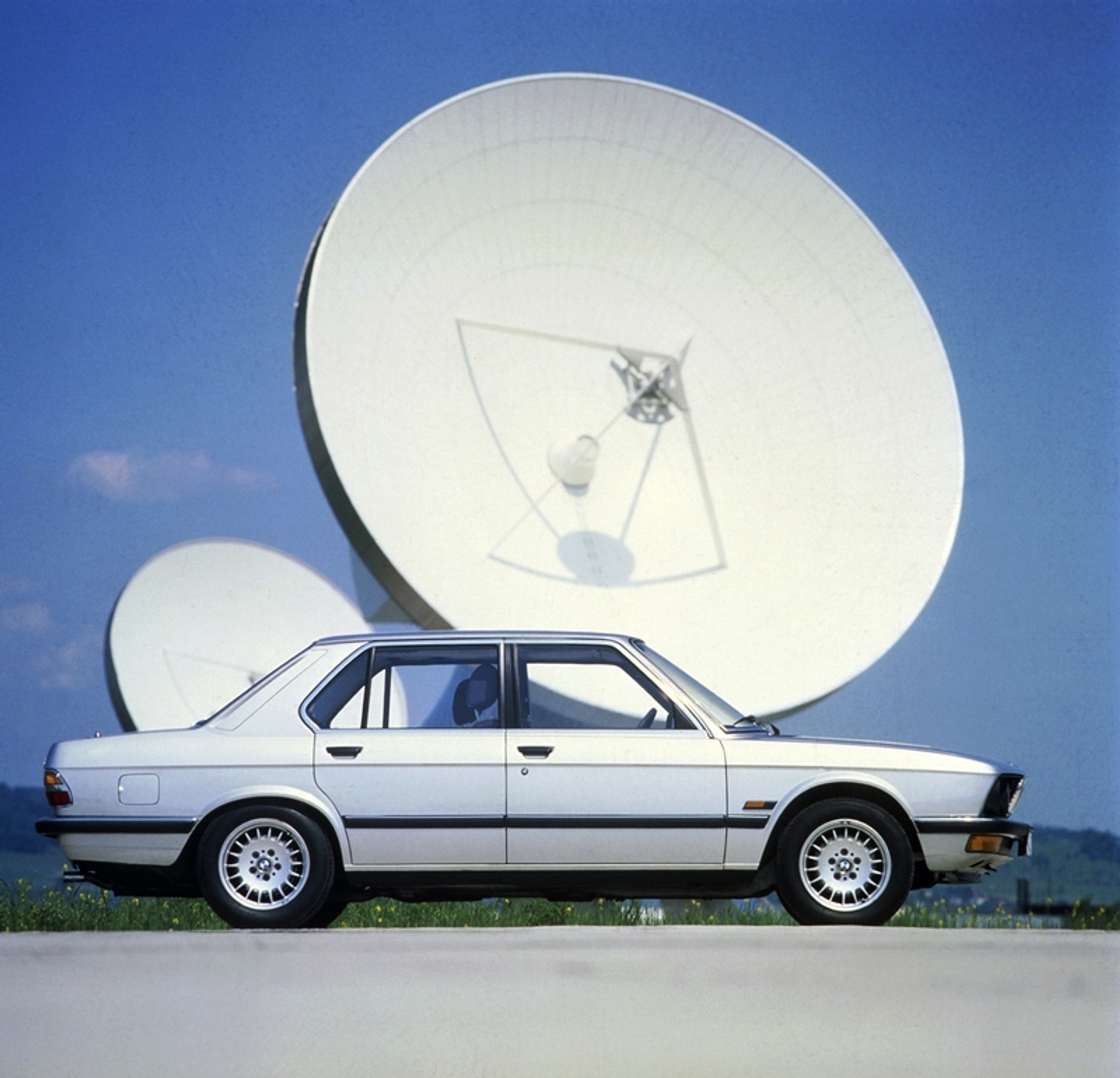 BMW serii 5 – sześć generacji, mnóstwo zdjęć