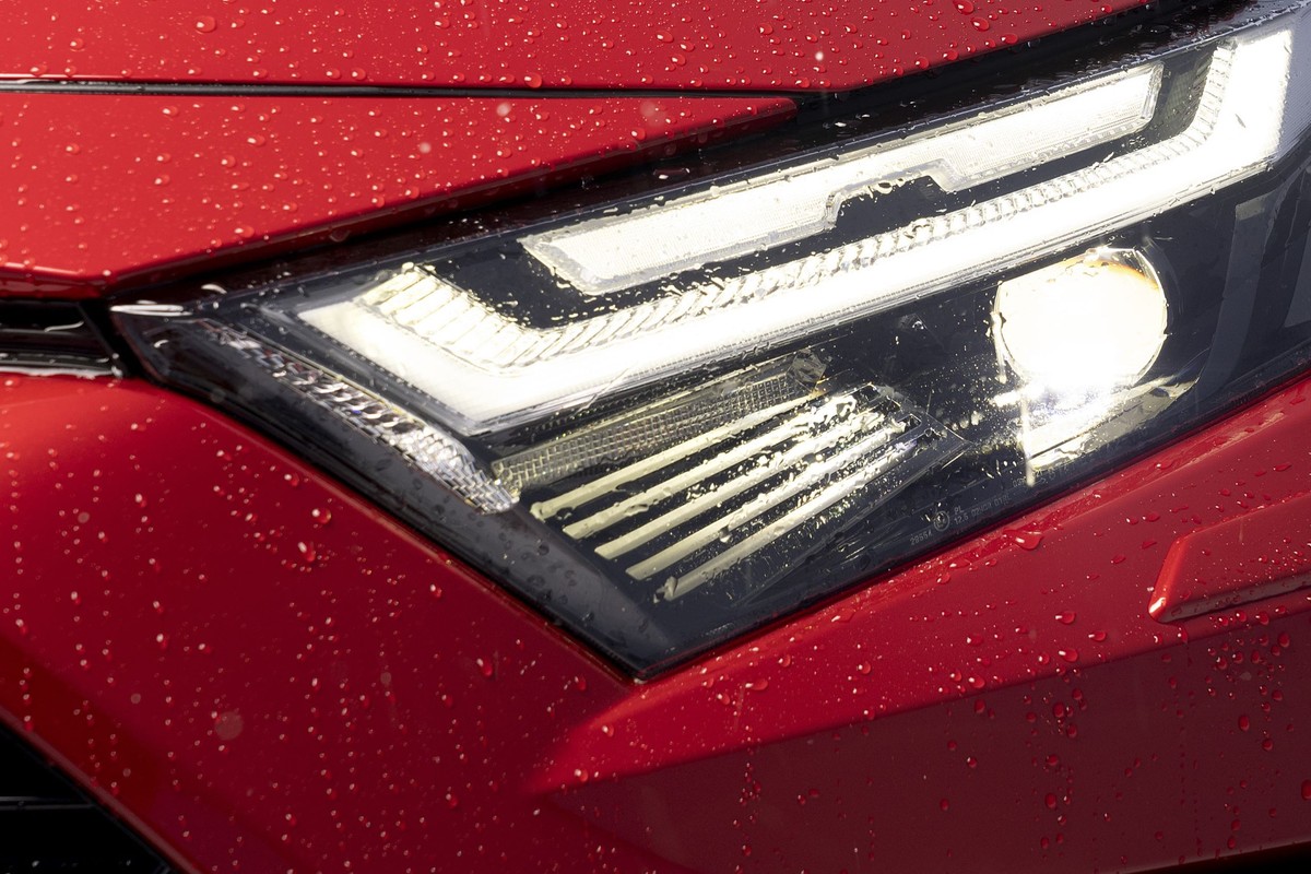 SUV Tesli nie jest już najlepiej sprzedającym się samochodem na świecie. Oto Top 10 globalnych hitów