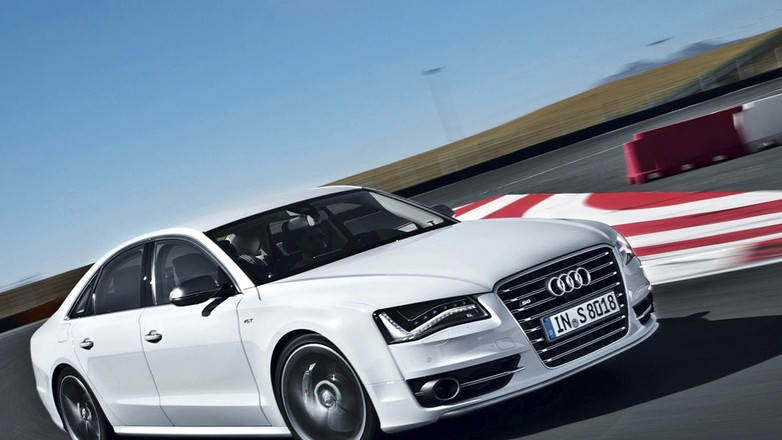Audi S8: marzenie każdego szofera