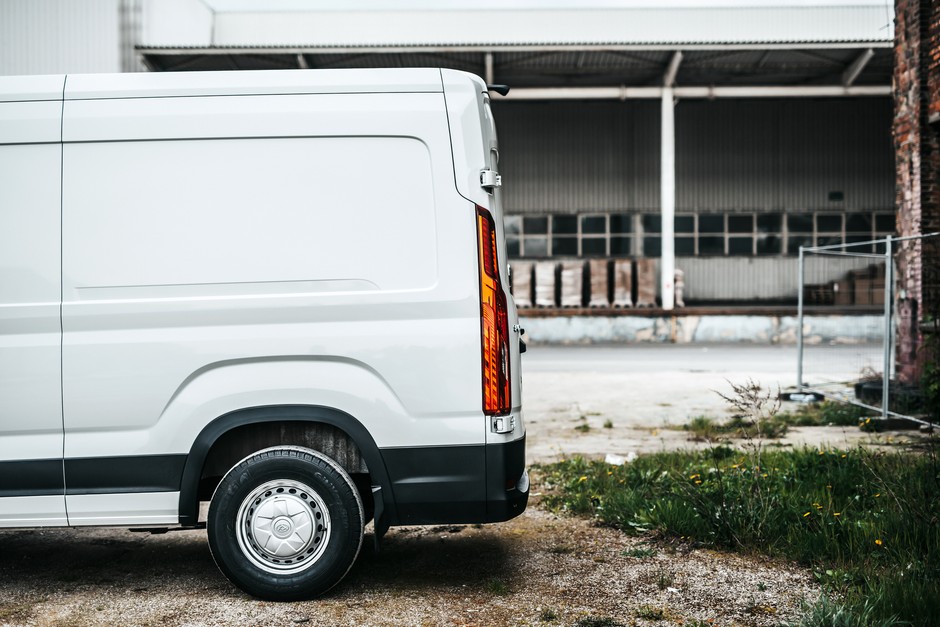Maxus Deliver 9