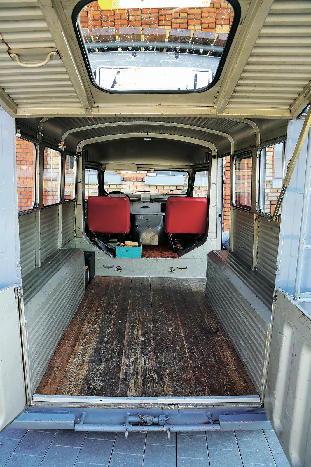 Klasyk z miejscem dla kumpli - Citroen HY