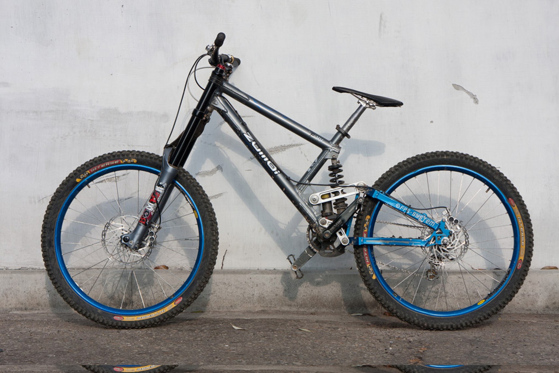 Sporty w terenie downhill: czyli, ostre zjazdy