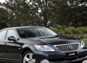 Toyota wzywa do warsztatów kolejne 270.000 aut