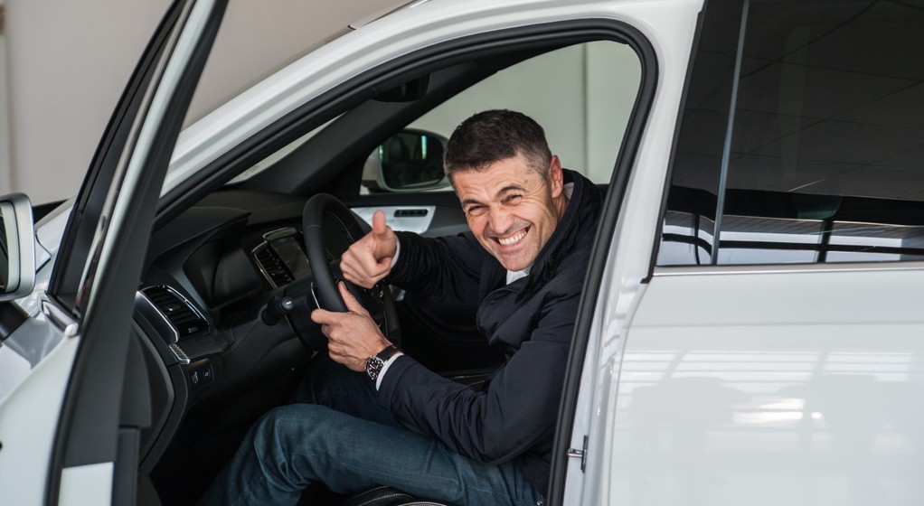 Krzysztof Hołowczyc odebrał kluczyki do Volvo XC90