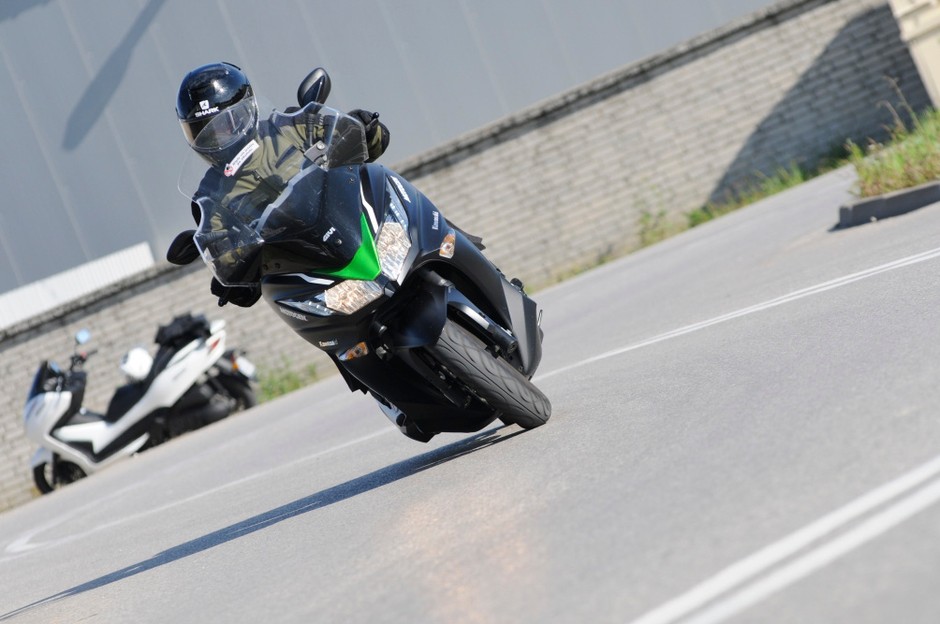 Kawasaki J300