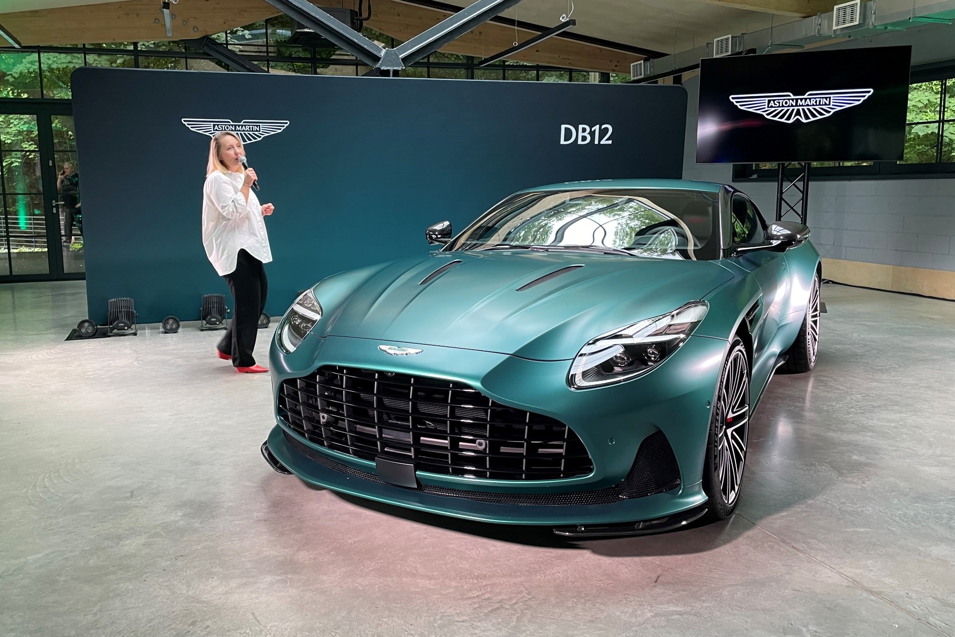 Aston Martin DB12 na polskiej premierze w Warszawie