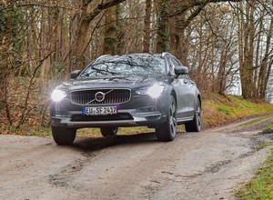 Volvo V90 Cross Country – praktyczne kombi pochodzą ze Szwecji