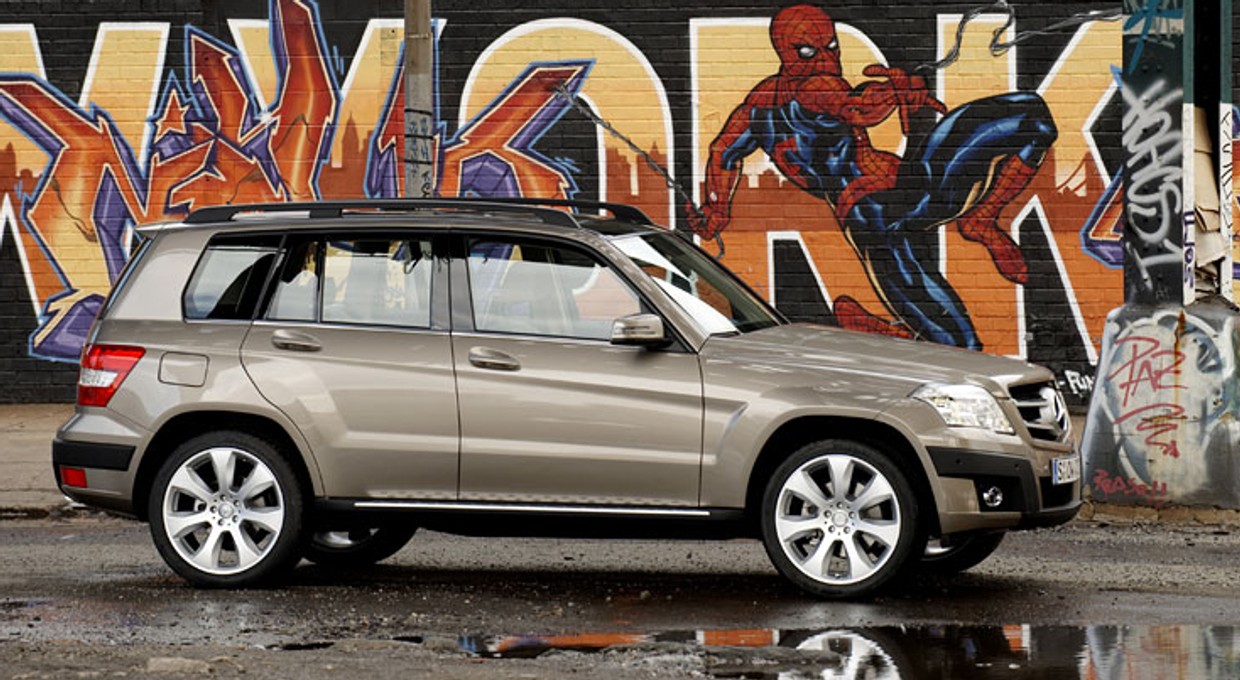Jakiego SUV-a kupić, mając 60 tys. zł? Lepiej postawić na starszego mercedesa czy młodszą dacię?
