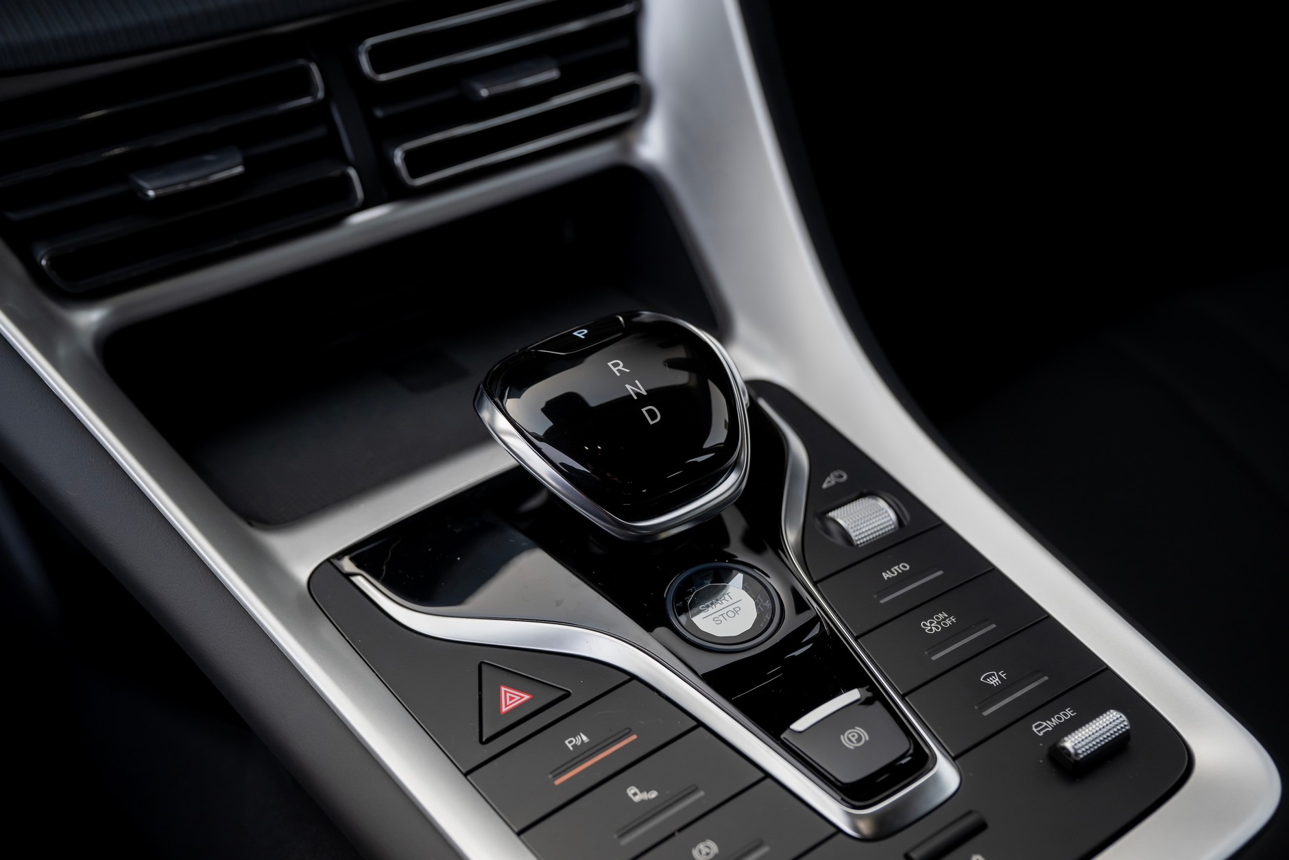 BYD Sealion 5