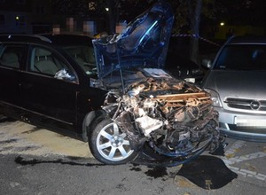 Pijany kierowca z zakazem prowadzenia pojazdów uszkodził 10 aut