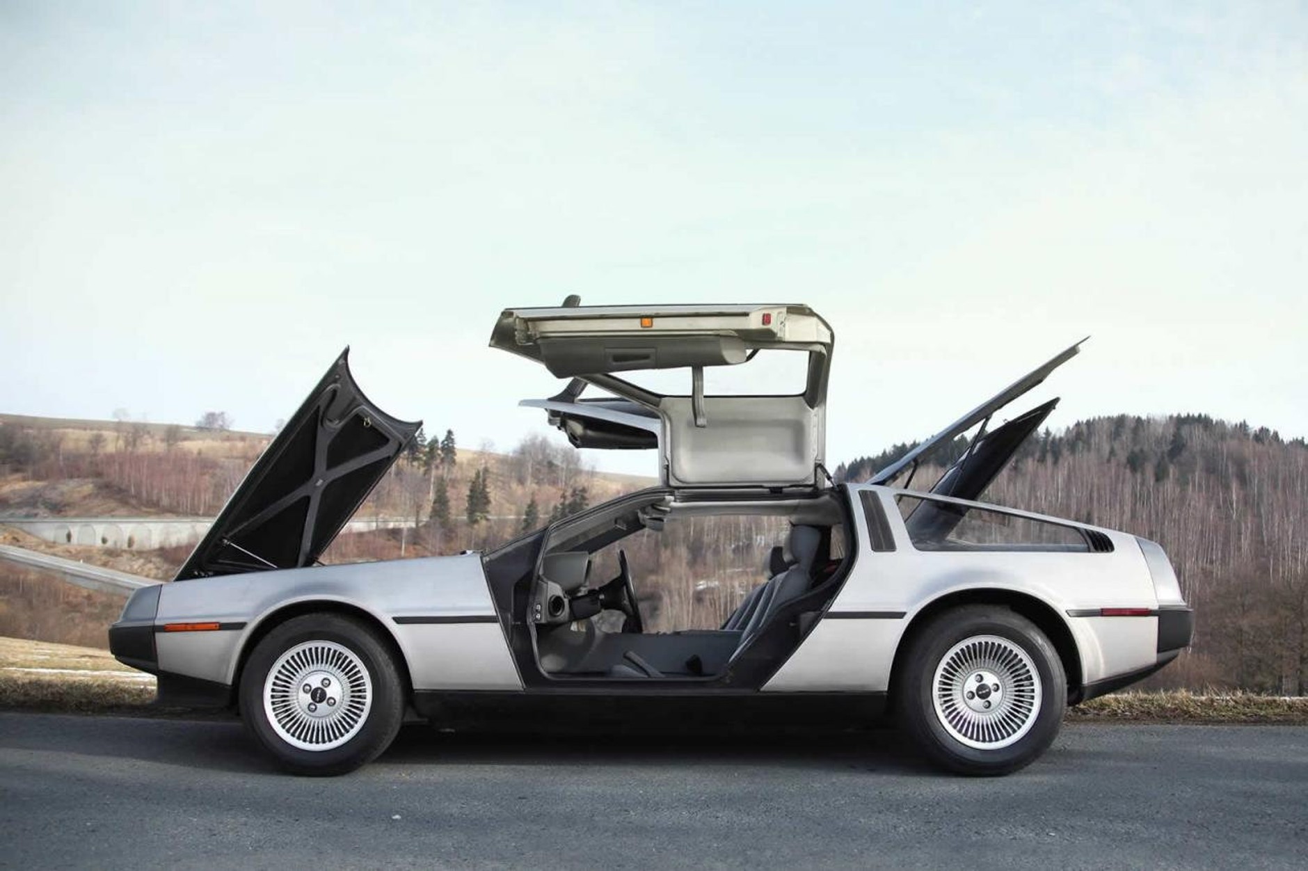 DeLorean DMC-12
