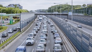 Wiemy, ile pojazdów jest w Polsce i jak dużo z nich nie ma OC i badań technicznych