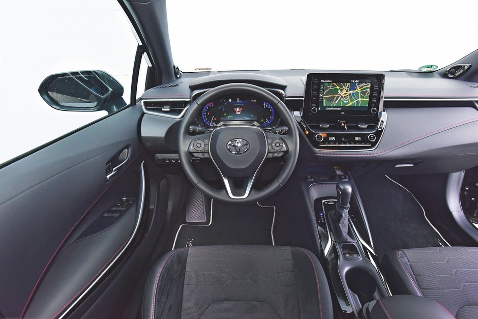 Toyota Corolla Touring Sports – kokpit