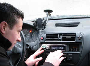 Radio od A do Z: Czyli, oznaczenia funkcji w sprzęcie samochodowym