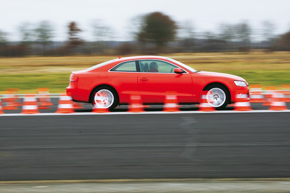 Audi A5 Coupe kontra Hyundai Genesis: ogniste wyścigówki na start!