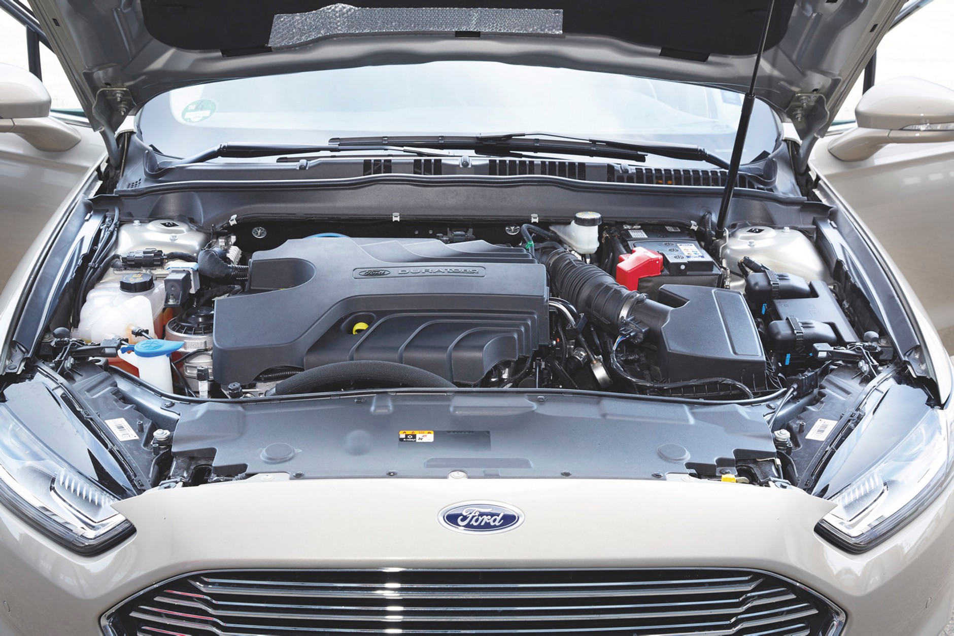 Nowy Opel Insignia kontra Ford Mondeo, Mazda 6 i Skoda Superb - kto wyprzedzi Opla?