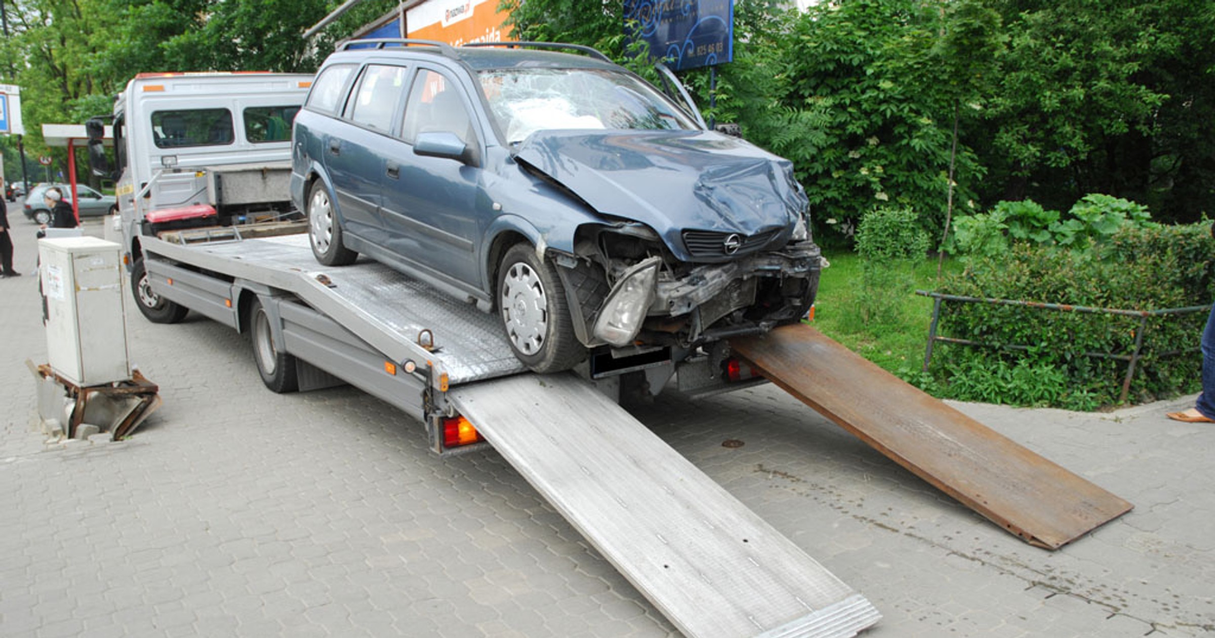 Pomoc drogowa z lawetą