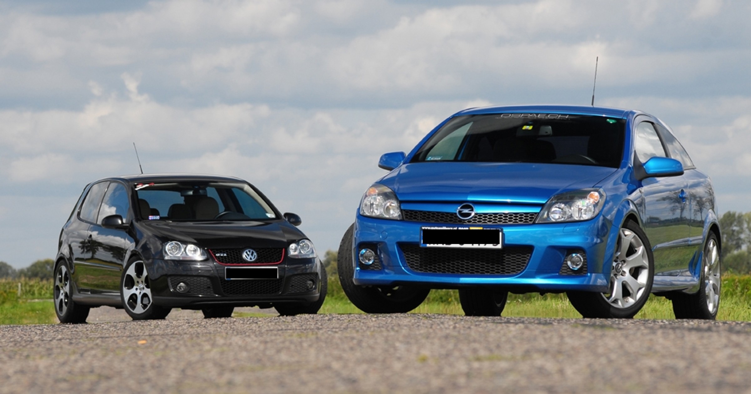 Niewielkie zabawki dla... dużych chłopców: Opel Astra OPC kontra VW Golf GTI