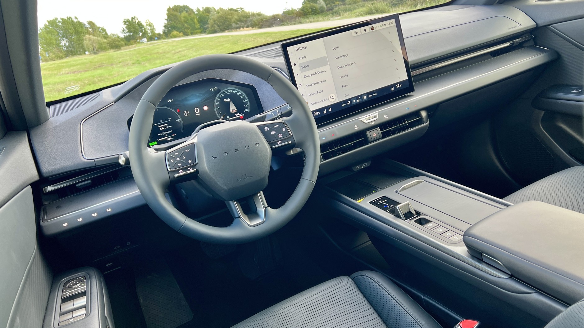 Lexus ES (8. generacja)
