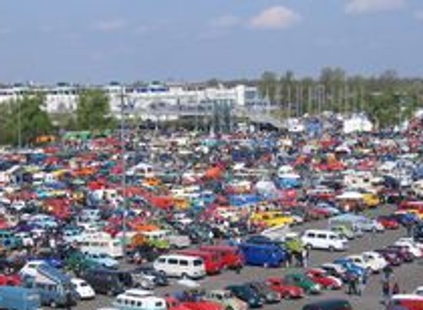 VW Garbus: party w AutoMuseum i zlot w Hanowerze