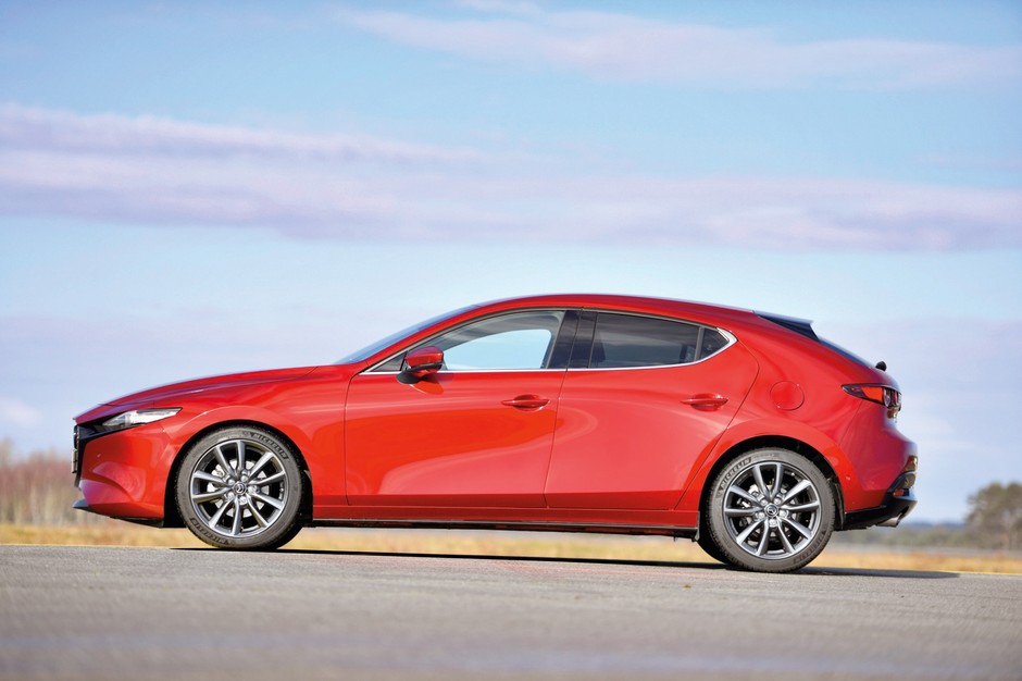 Kia Ceed kontra Mazda 3